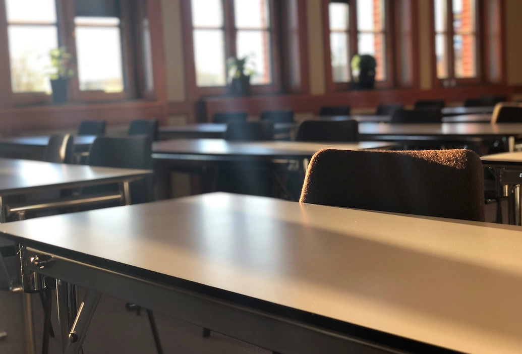 En närbild på ett av borden från konferenslokalen Jussi Björling på Best Western Gustaf Wasa Hotel.